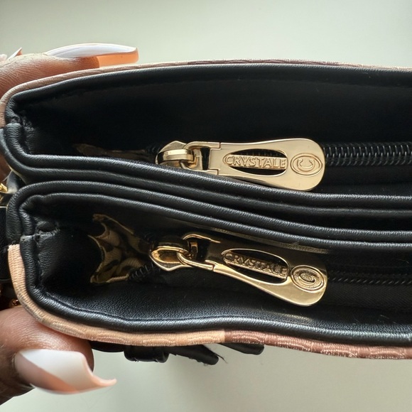 Stylish Brown and Black Crossbody Bag with adjustable straps - Picture 6 of 16